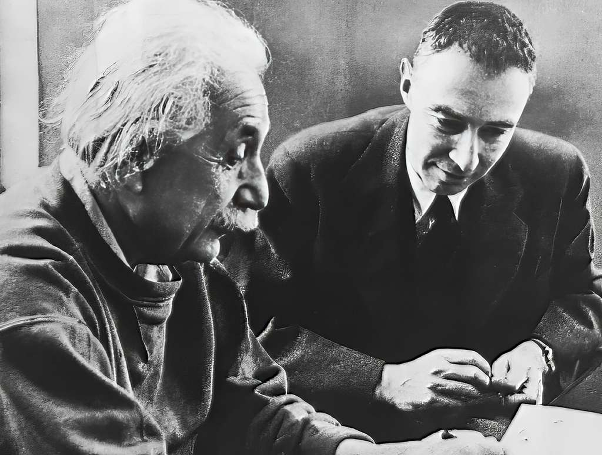 einstein-oppenheimer-hiroshima-atomic-bombing-1945-japan