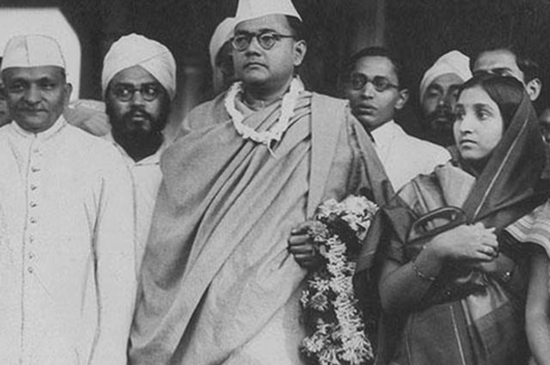 subhas-chandra-bose-portrait-1943